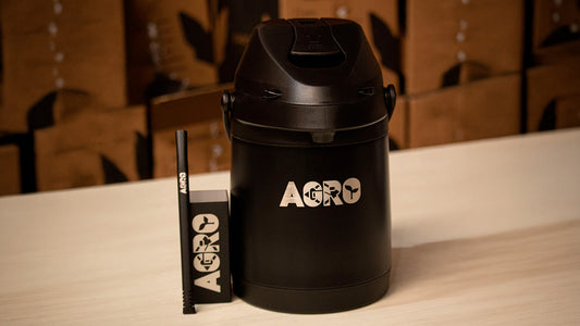 Kit de Tereré Personalizado: Como Funciona a Gravação a Laser em Garrafas, Copos e Bombas